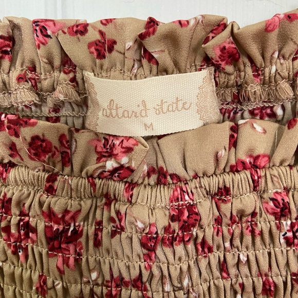 Altar’s State Top - Picture 4 of 6